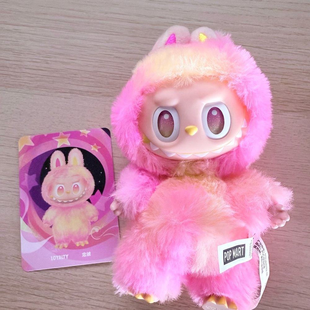 Pop Mart Big Energy Labubu Lotalty
